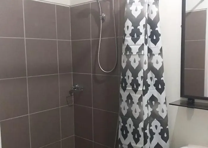 Metrostay Legarda Bed & Breakfast